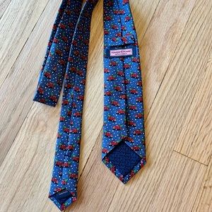 Youth Vineyard Vines holiday tie